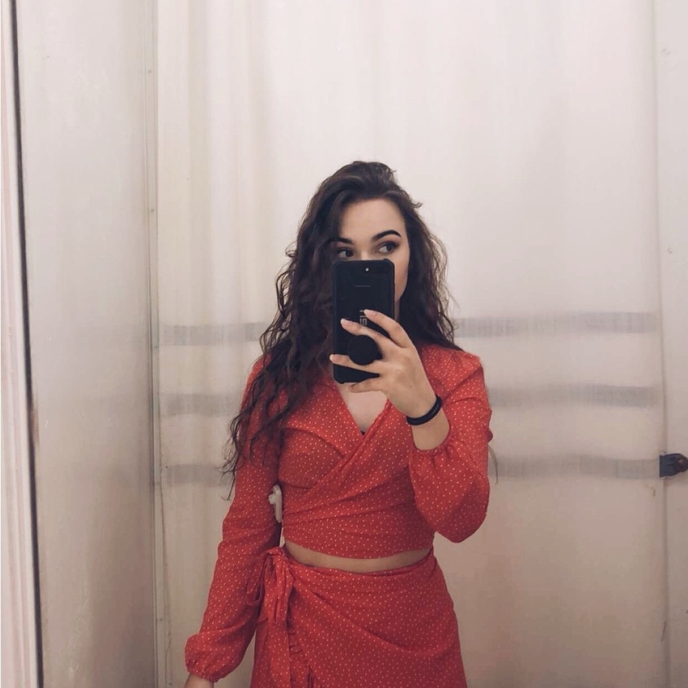 Meet your Posher, Cierra
